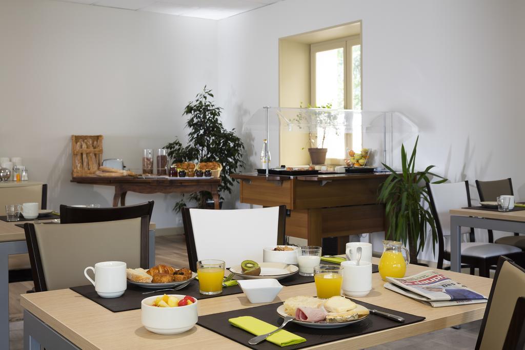 Logis Hotel Restaurant Les Cedres Joyeuse Kültér fotó