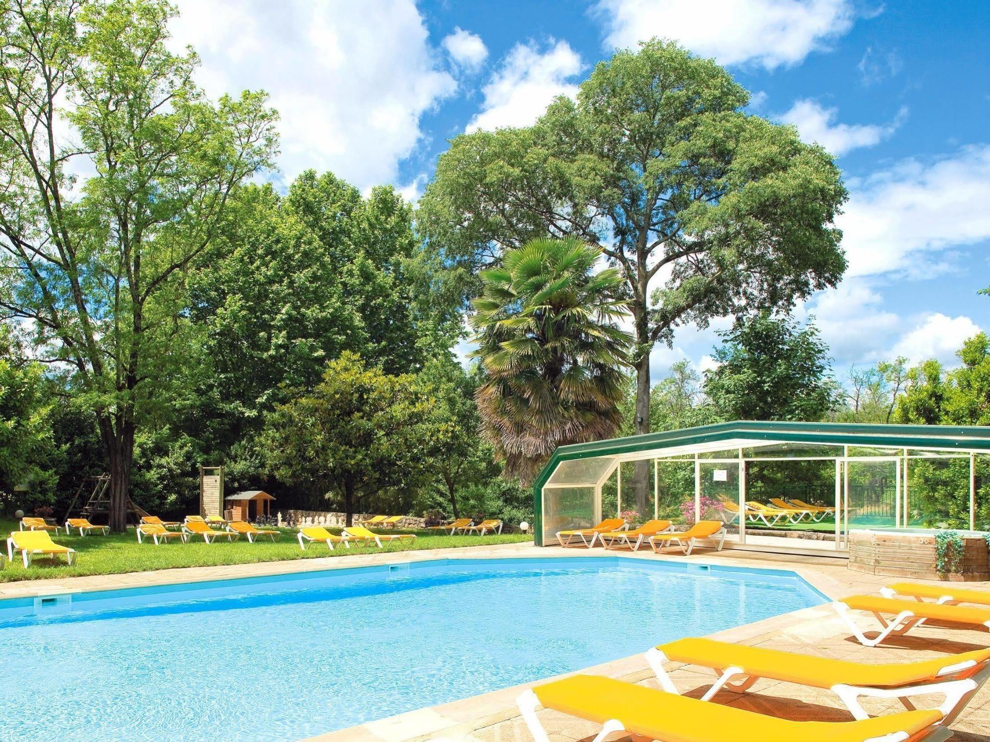 Logis Hotel Restaurant Les Cedres Joyeuse Kültér fotó