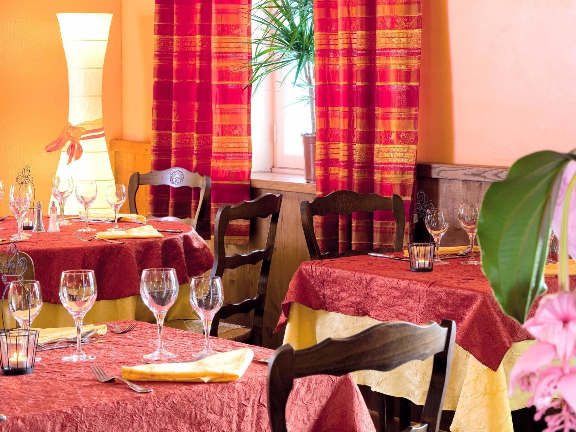 Logis Hotel Restaurant Les Cedres Joyeuse Kültér fotó