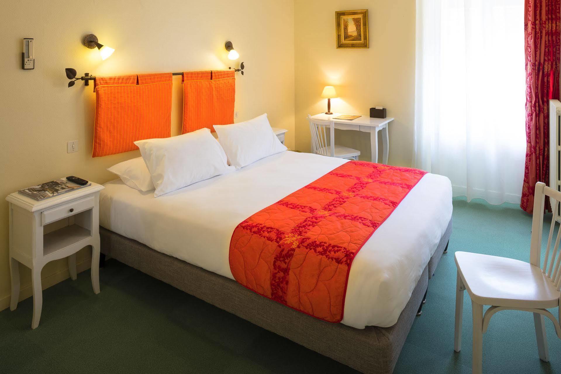 Logis Hotel Restaurant Les Cedres Joyeuse Kültér fotó